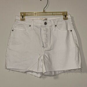 Universal Threads White Shorts; Size: 28/6